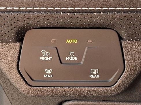 Certified 2025 Volkswagen Atlas SEL Premium R-Line AWD/4WD image 25