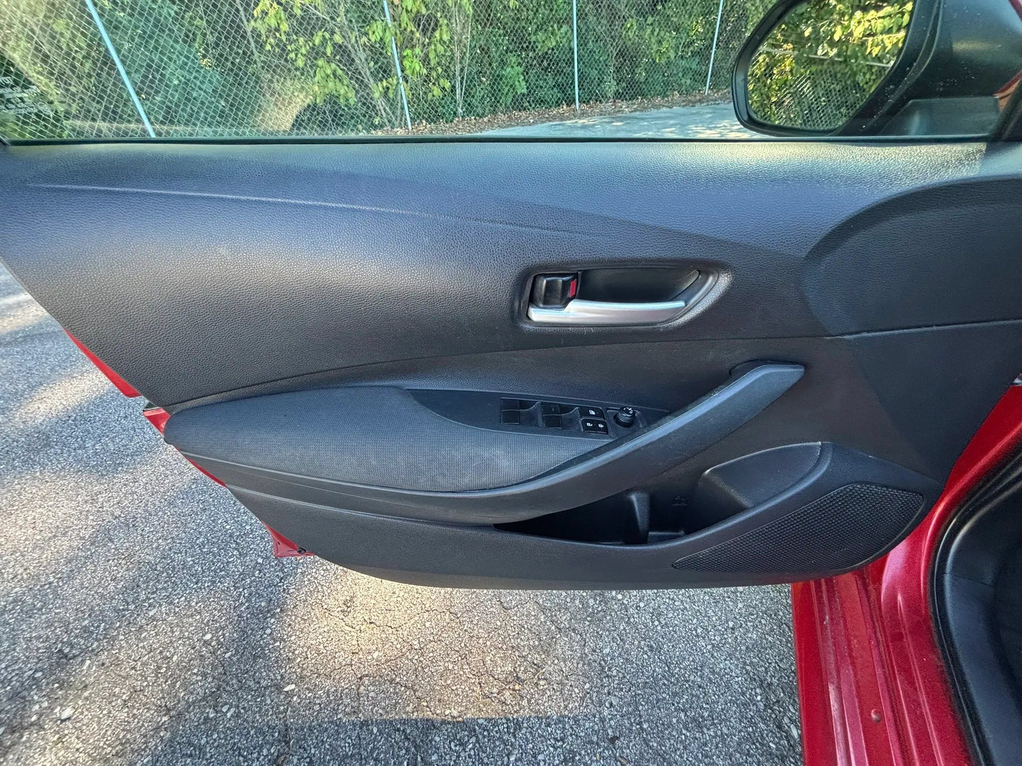 Used 2020 Toyota Corolla LE FWD image 17