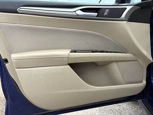 Used 2015 Ford Fusion SE FWD image 10