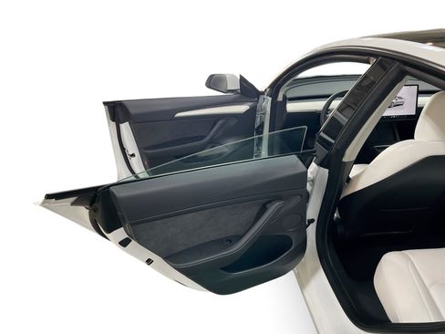 Certified 2023 Tesla Model 3 Standard Range RWD image 10