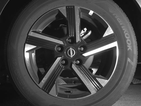 Used 2025 Nissan Sentra SV image 14