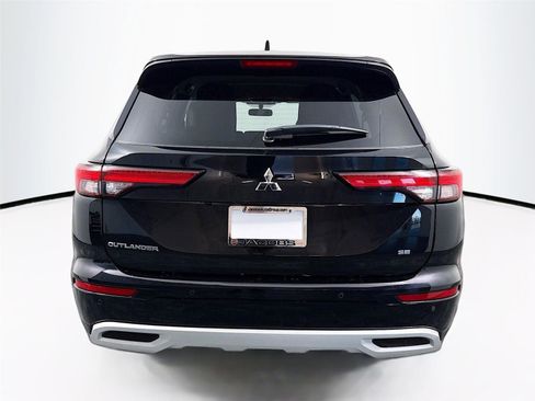 Used 2024 Mitsubishi Outlander SE image 5