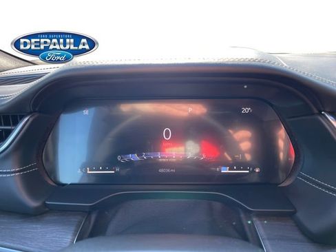 Used 2023 Jeep Grand Cherokee Overland image 2