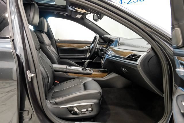 Used 2016 BMW 750i xDrive AWD/4WD image 43