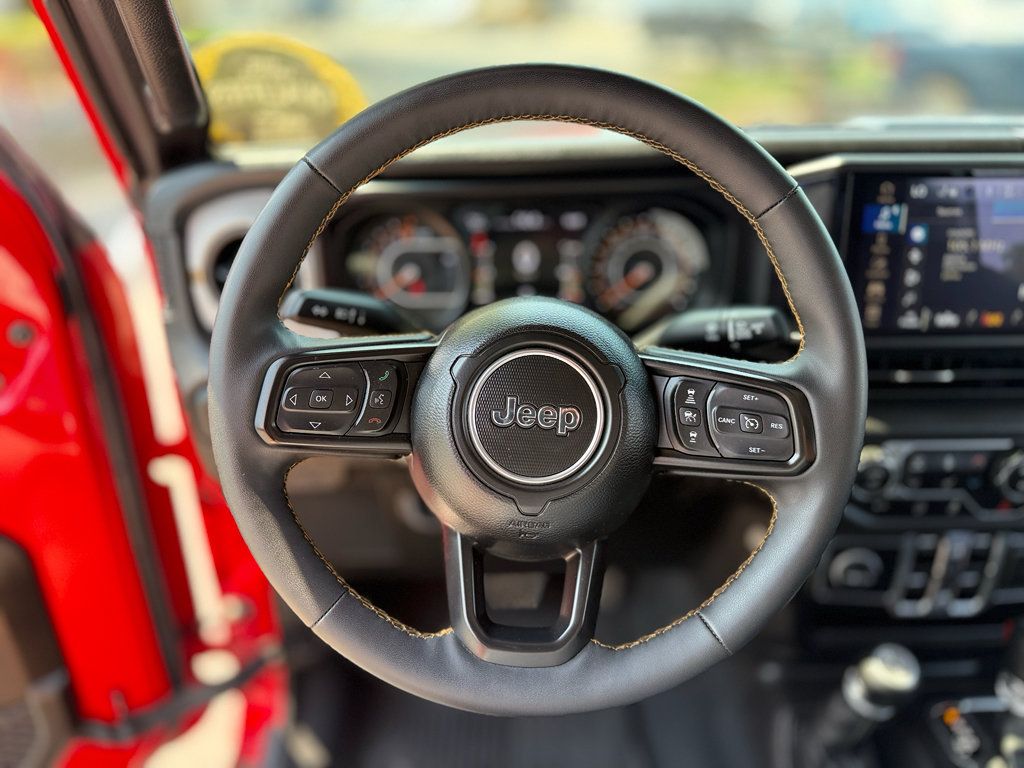 Used 2024 Jeep Gladiator Sport AWD/4WD image 32
