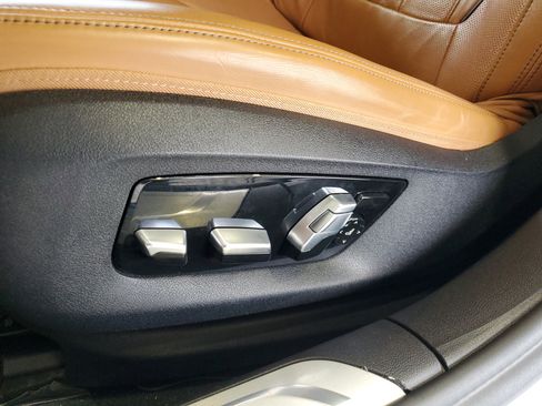 Used 2022 BMW 750i xDrive w/ M Sport Package AWD/4WD image 20