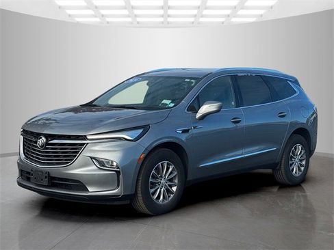 Used 2024 Buick Enclave Premium image 3