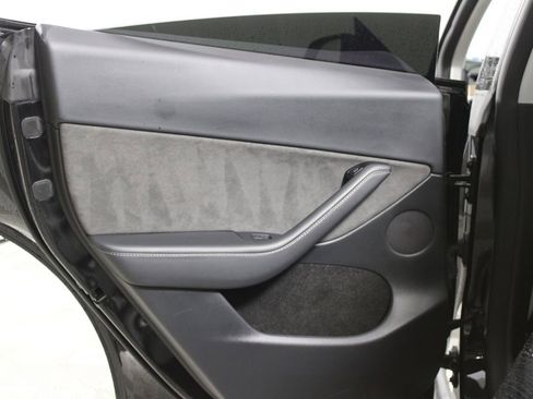 Used 2024 Tesla Model Y Long Range image 24