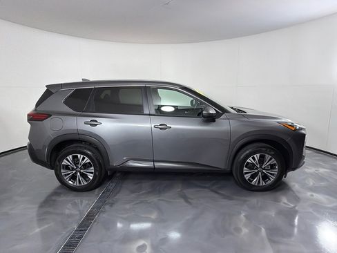 Used 2023 Nissan Rogue SV FWD image 4