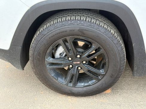 Used 2024 GMC Terrain AT4 w/ Infotainment Package II AWD/4WD image 11