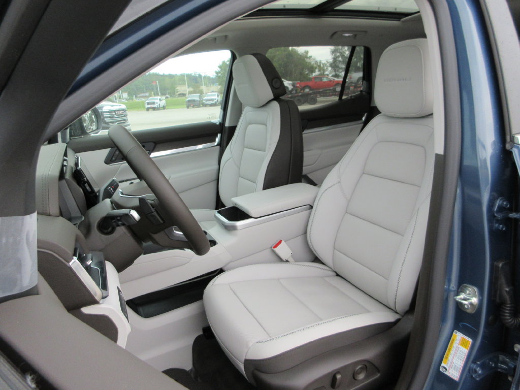New 2027 GMC Terrain Denali w/ LPO, Black Badging Package AWD/4WD image 9