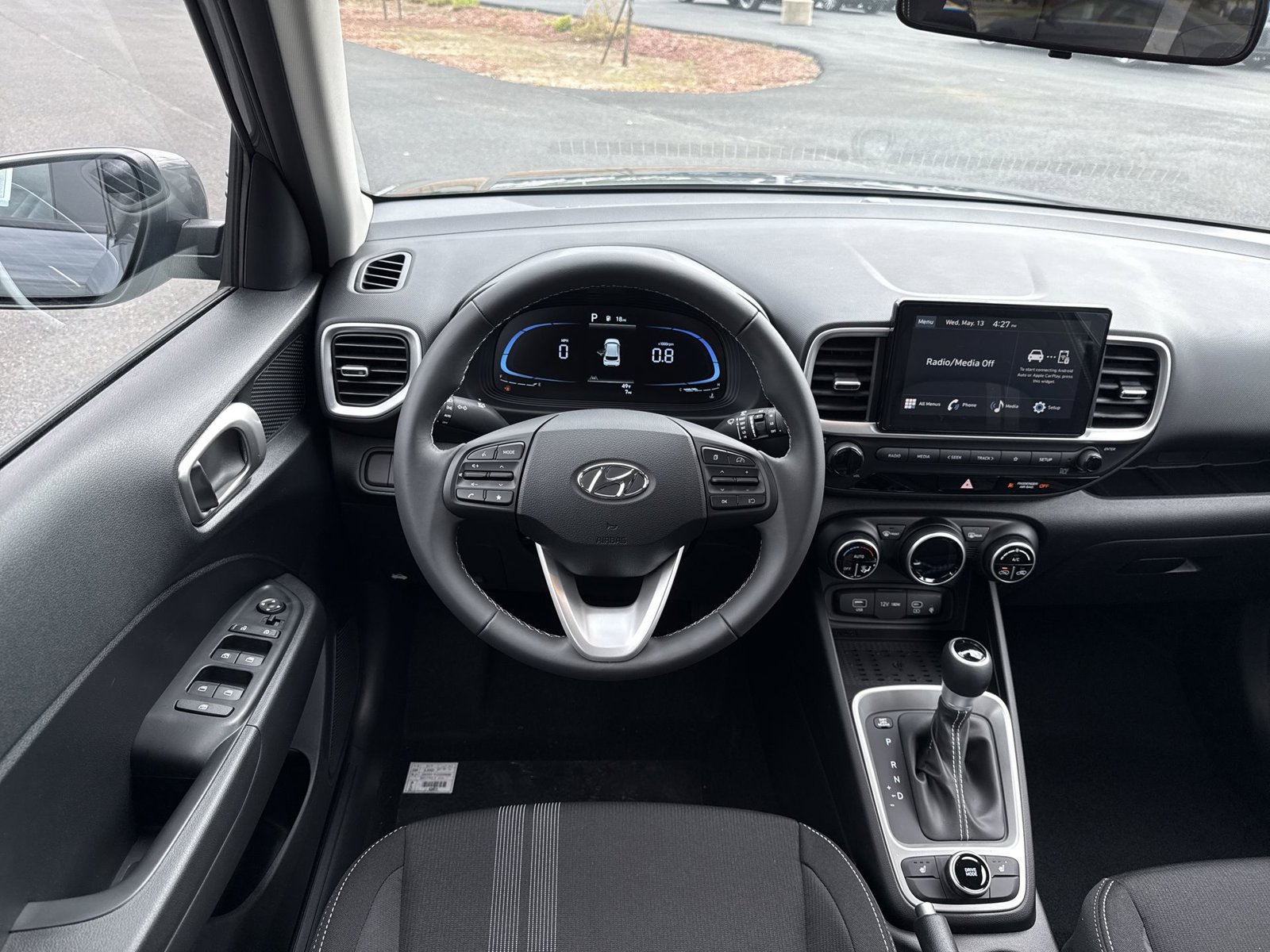Used 2026 Hyundai Venue SEL FWD image 17