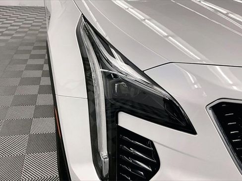 Used 2023 Cadillac XT4 Sport image 32