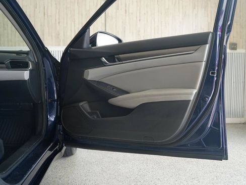 Used 2020 Honda Accord LX image 31
