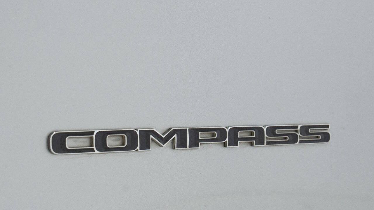 Used 2017 Jeep Compass Latitude w/ Popular Equipment Group FWD image 15