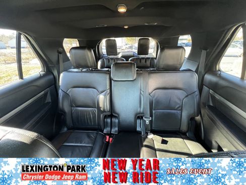 Used 2018 Ford Explorer XLT w/ Equipment Group 202A image 16