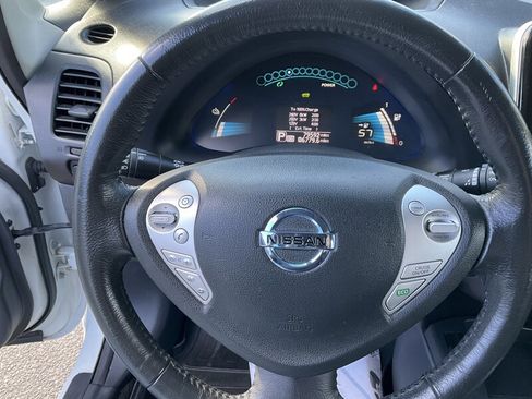 Used 2014 Nissan Leaf SL w/ Premium Package image 21