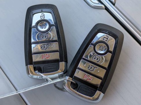 Used 2025 Lincoln Navigator Reserve image 33