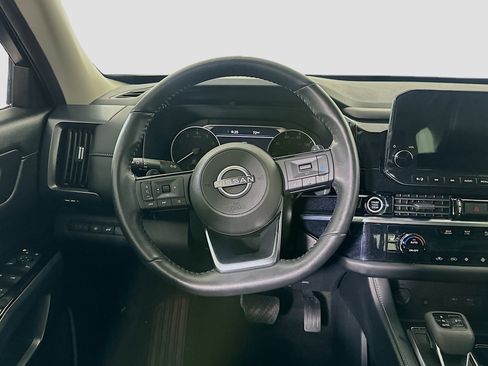 Used 2023 Nissan Pathfinder SL w/ Black Appearance Package FWD image 18