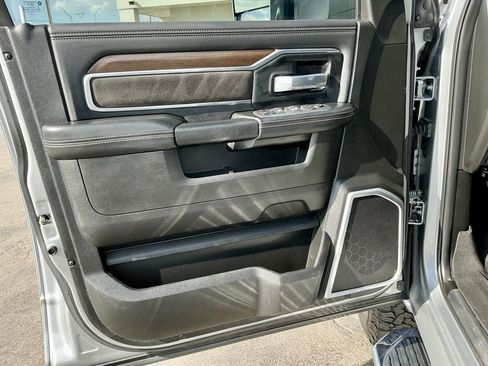 Used 2022 RAM 2500 Laramie w/ Chrome Appearance Group image 43