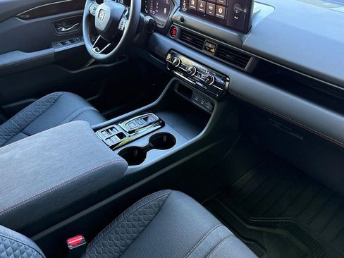 New 2026 Honda Pilot Sport image 13