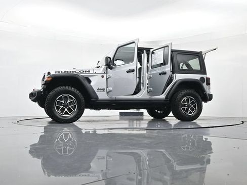 Used 2024 Jeep Wrangler Unlimited Rubicon AWD/4WD image 57