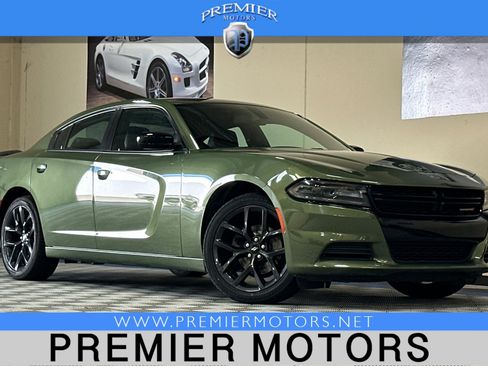 Used 2019 Dodge Charger SXT w/ Plus Group RWD image 1