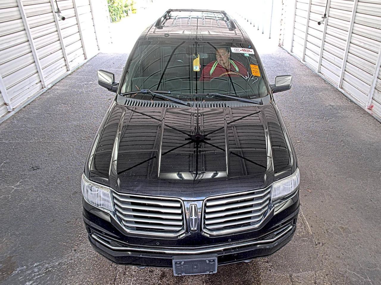 Used 2017 Lincoln Navigator Select AWD/4WD image 2