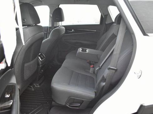 Used 2020 Kia Sorento AWD V6 image 29