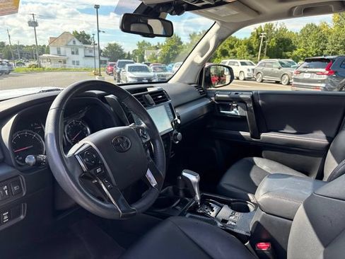 Used 2021 Toyota 4Runner TRD Off-Road Premium w/ Moonroof Package AWD/4WD image 10