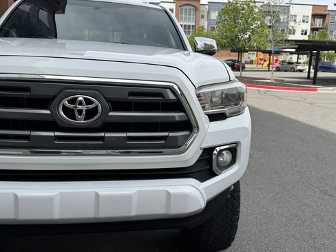 Used 2017 Toyota Tacoma Limited w/ Tow Package AWD/4WD image 15