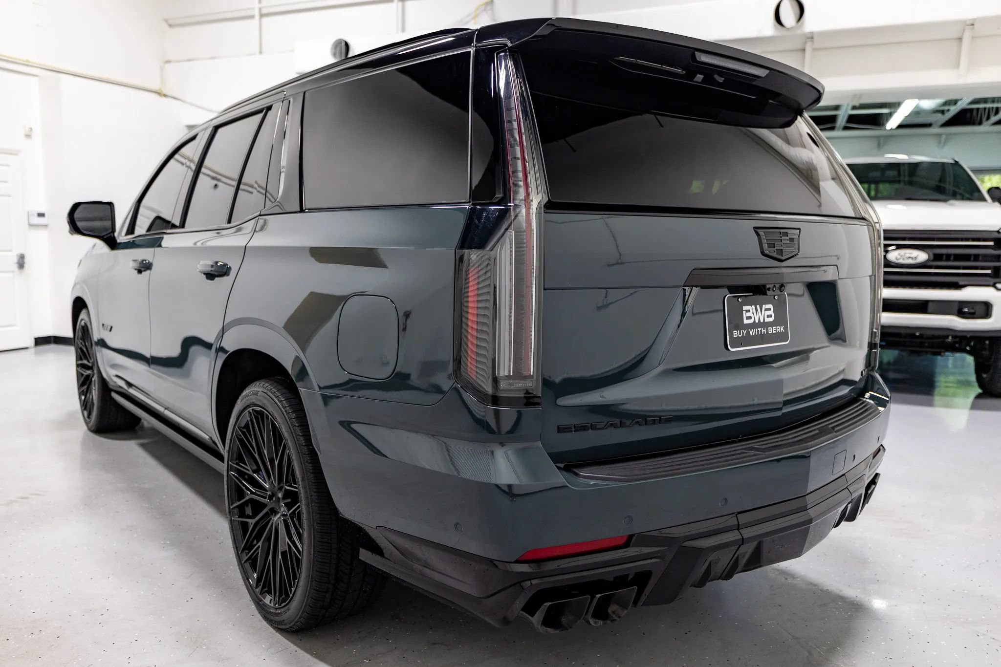 Used 2026 Cadillac Escalade V w/ LPO, ONYX Package AWD/4WD image 15