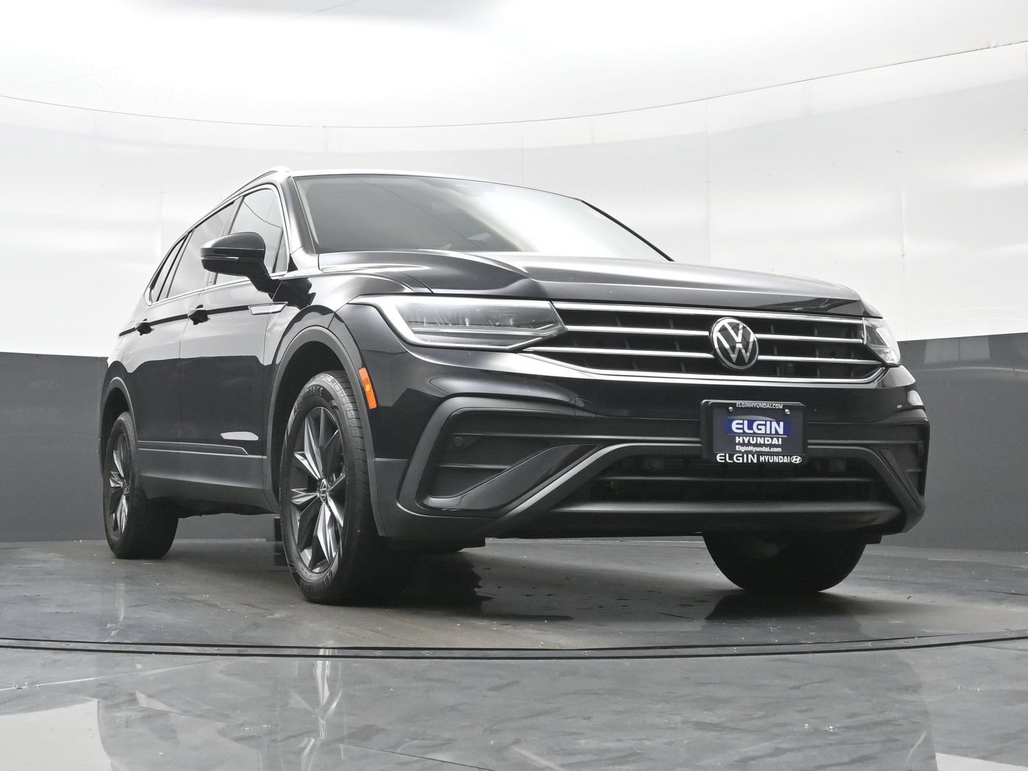 Used 2022 Volkswagen Tiguan SE AWD/4WD image 34