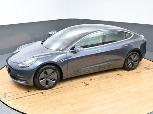 Used 2019 Tesla Model 3 Standard Range image 46
