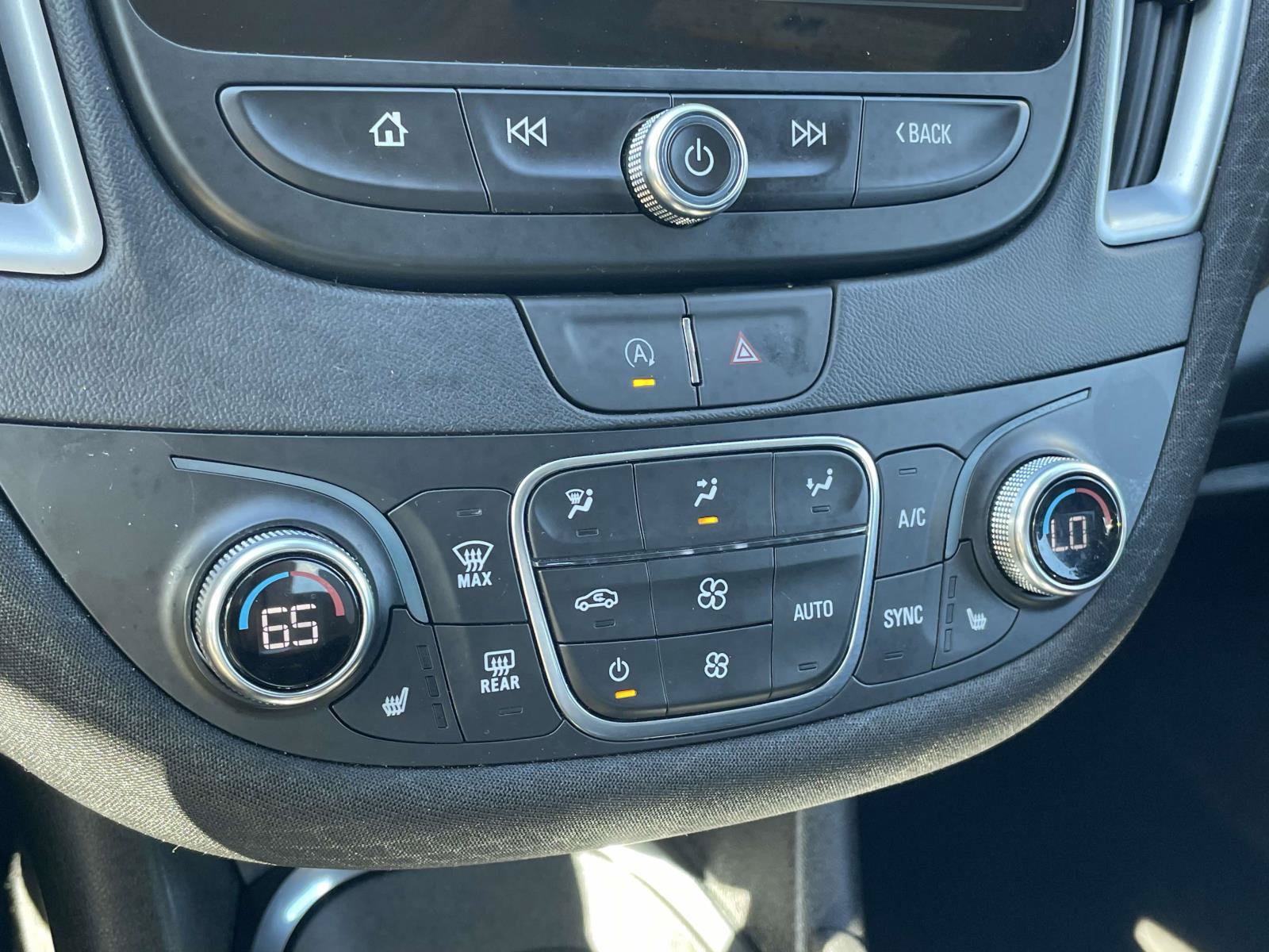 Used 2025 Chevrolet Malibu LT FWD image 27