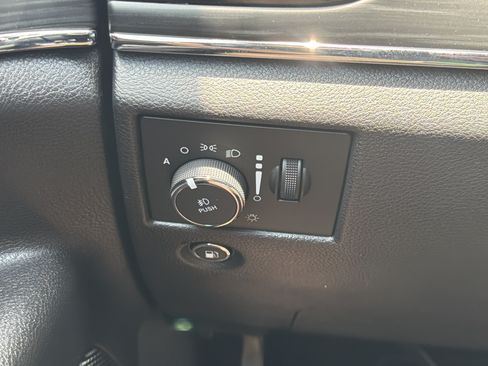 Used 2021 Jeep Grand Cherokee Limited w/ Quick Order Package 28K 80th AWD/4WD image 12