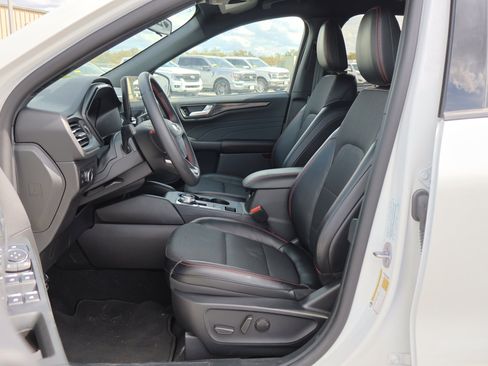 Used 2024 Ford Escape ST-Line w/ Equipment Group 301A image 11