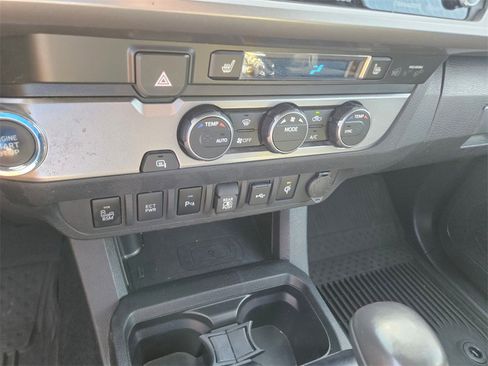Used 2023 Toyota Tacoma Limited image 20