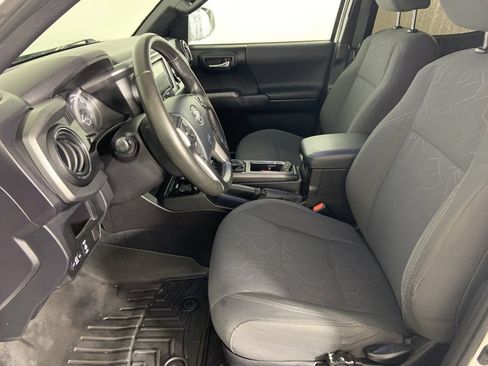 Used 2016 Toyota Tacoma TRD Off-Road image 13