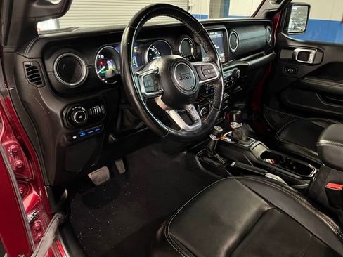 Used 2021 Jeep Wrangler Unlimited Sahara w/ Cold Weather Group image 19