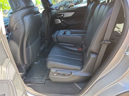 Used 2025 Acura MDX SH-AWD w/ Technology Package image 21