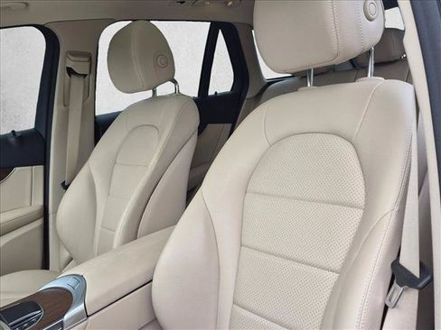 Used 2021 Mercedes-Benz GLC 300 4MATIC image 12