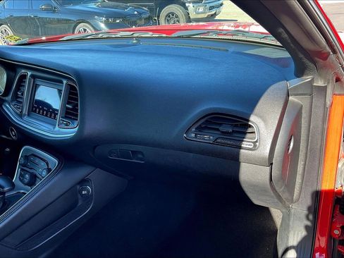 Certified 2022 Dodge Challenger SXT image 15