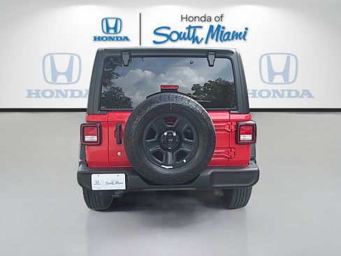 Used 2024 Jeep Wrangler Unlimited Sport AWD/4WD image 6
