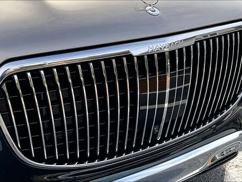 Used 2024 Mercedes-Benz Maybach GLS 600 4MATIC image 29