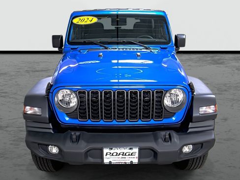 Used 2024 Jeep Wrangler Sport AWD/4WD image 6