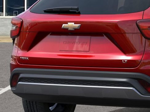 New 2026 Chevrolet Trax LT w/ Driver Confidence Package FWD image 14