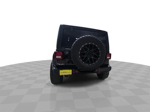 Used 2021 Jeep Wrangler Unlimited Sahara AWD/4WD image 7