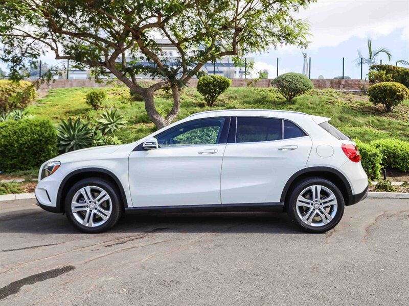 Used 2016 Mercedes-Benz GLA 250 4MATIC image 2