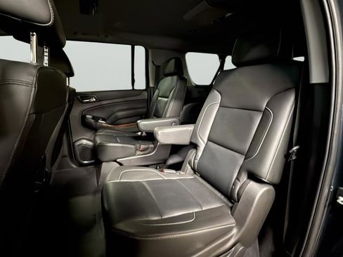 Used 2019 Chevrolet Suburban Premier AWD/4WD image 24